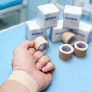 Cerotto Medico per Fissaggio Medicazioni con Forte Adesione Adatto per Ospedali, Cliniche e Cura delle Ferite a Casa - Product Image 2