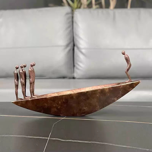 Statue Métallique Abstraite Asymétrique Evelyn, Sculpture Moderne en Forme de Bateau pour Décoration d'Intérieur, Salon, Cheminée - Product Image 1