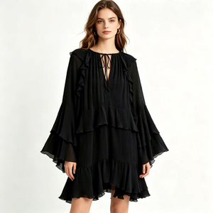 <span class=keywords><strong>Abito</strong></span> Mini Boho <span class=keywords><strong>Nero</strong></span> in Chiffon Personalizzato per Donna <span class=keywords><strong>con</strong></span> Maniche a Campana a <span class=keywords><strong>Balze</strong></span> Stratificate, Collo <span class=keywords><strong>con</strong></span> Laccetti, Vita Elastica, Vestibilità Ampia per la Spiaggia - Product Image 1