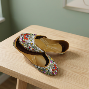 Chaussures plates en cuir véritable pour filles BS INTERNATIONAL, confortables, à lacets, tendance, style indien traditionnel, motif floral, pour la marche - Product Image 1