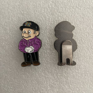 Spilla per Cappello Personalizzata EI <span class=keywords><strong>Chapo</strong></span> Mario in Smalto Morbido Placcata in Nichel Nero Clip per Cappello <span class=keywords><strong>Chapo</strong></span> Mario Bros - Product Image 4