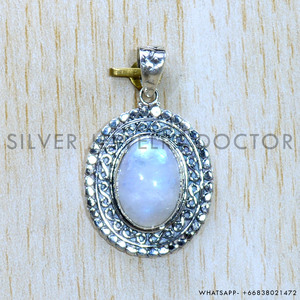 Directo de fábrica, joyería fina, ajuste de bisel de corte ovalado, piedra lunar arcoíris, colgante de Plata de Ley 925 y dijes, venta al por mayor a granel - Product Image 2