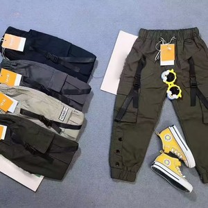 <span class=keywords><strong>Pantaloni</strong></span> <span class=keywords><strong>Cargo</strong></span> Khaki per Bambini Modello YQ269 Taglia 20-30, Asciugatura Rapida, Vari Stili con Tasche, Prezzo all'Ingrosso 3,98 Dollari - Product Image 4