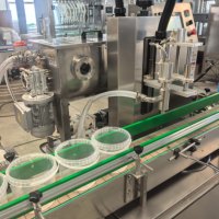 Distributeur automatique de shampoing et de lessive pour hôtel, pompe à rotor haute précision, machine de remplissage de bouteilles en plastique