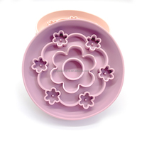 Tapis de léchage en silicone VaryWell Spring Flower pour ralentir la vitesse d'alimentation des chiens et des chats