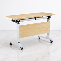 Table de formation modulable avec plateau en grain de bois clair, cadre blanc, roulettes, pliable pour réunions, salles de formation, salles de classe