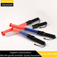 Bâton de signalisation LED rechargeable de 54 cm avec écran d'affichage et lumière d'avertissement clignotante pour le contrôle du trafic - Vente en gros Lb