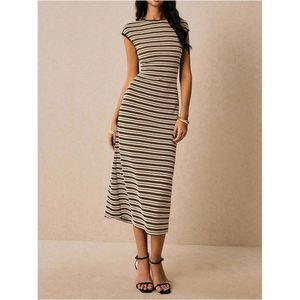 Vestido midi de punto ajustado con cuello redondo y manga casquillo a rayas para mujer, informal, transpirable, de verano. - Product Image 3