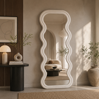 Miroir sur pied pleine longueur moderne style nordique, crème, ondulé, avec revêtement en velours doux et rembourré