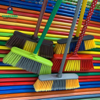 Sapu plastik Pembersih Lembut untuk rumah tangga harga rendah dengan tongkat logam/kayu