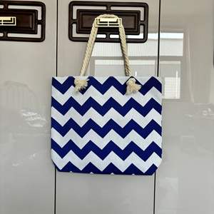 กระเป๋าผ้าแคนวาสพิมพ์โลโก้ตามสั่ง รักษ์โลก คุณภาพเยี่ยม ปิดด้วยซิป ลายธงสีรุ้ง LGBTQ <span class=keywords><strong>Gay</strong></span> Pride Ally Mini HANKE - Product Image 3