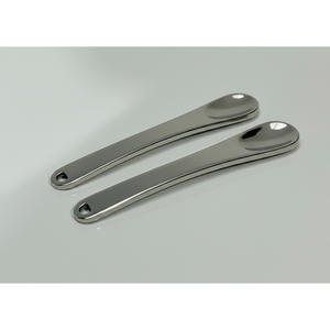 Cuillère à shilajit premium Signature, conçue pour une administration raffinée des suppléments. - Product Image 2