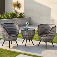 Ensemble de chaises trois pièces en rotin minimaliste pour l'extérieur avec table d'appoint pour patio, jardin, balcon - Vente en gros