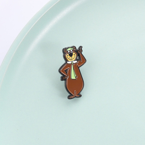 En gros, Broche en émail Yogi Bear, motif ours brun classique de dessin animé, badge de revers, bijou cadeau - Product Image 2