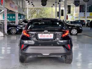 Superventas Toyotaa <span class=keywords><strong>CHR</strong></span> 5-Seat SUV Asientos de cuero R17 Gasolina Transmisión automática Cámara trasera Dirección izquierda China - Product Image 6