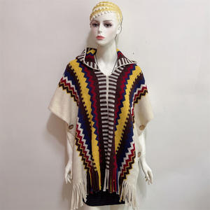 Style vintage automne hiver frange à <span class=keywords><strong>capuche</strong></span> cape femmes en vrac <span class=keywords><strong>tricot</strong></span> rayure avec gland pour automne châles 2025 - Product Image 3