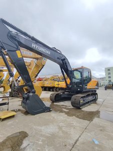 Excavatrice sur chenilles Hyundai 220LC d'origine, machine de construction Hyundai 220LC d'occasion, faible nombre d'heures de travail, vente en promotion - Product Image 5