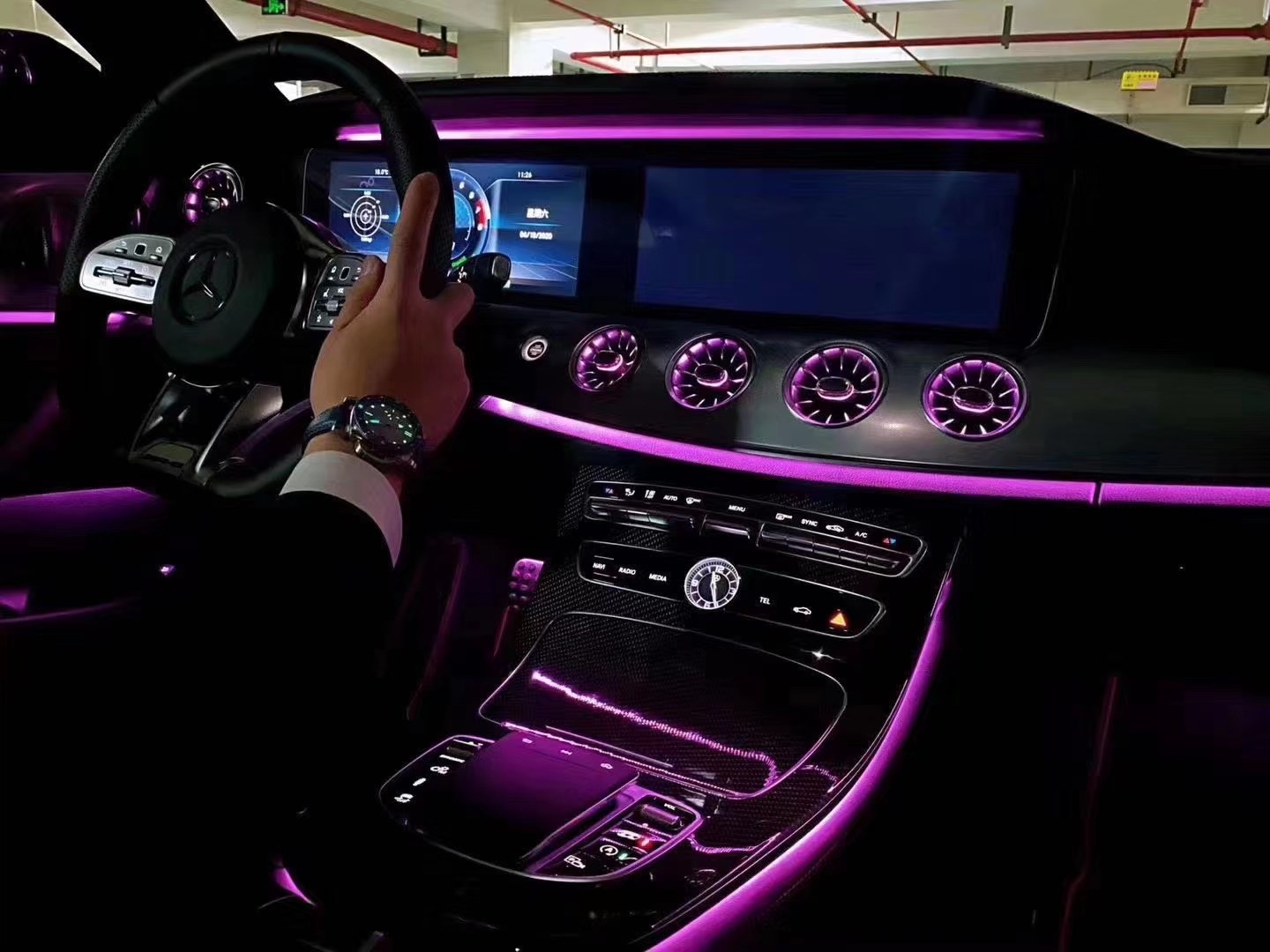 64色LEDエアベント3D回転ツイータースピーカー EクラスW213