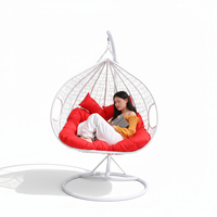 Usine Design personnalisé moderne rotin oeuf panier suspendu balançoire loisirs chaise siège 2 personnes imperméable coussin cour hôtel