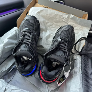 Zapatos de Diseñador de Lujo de Alta Calidad 2026, Zapatos Deportivos con Suela Gruesa Personalizados, Zapatos Deportivos LED para Hombre y Mujer - Product Image 4