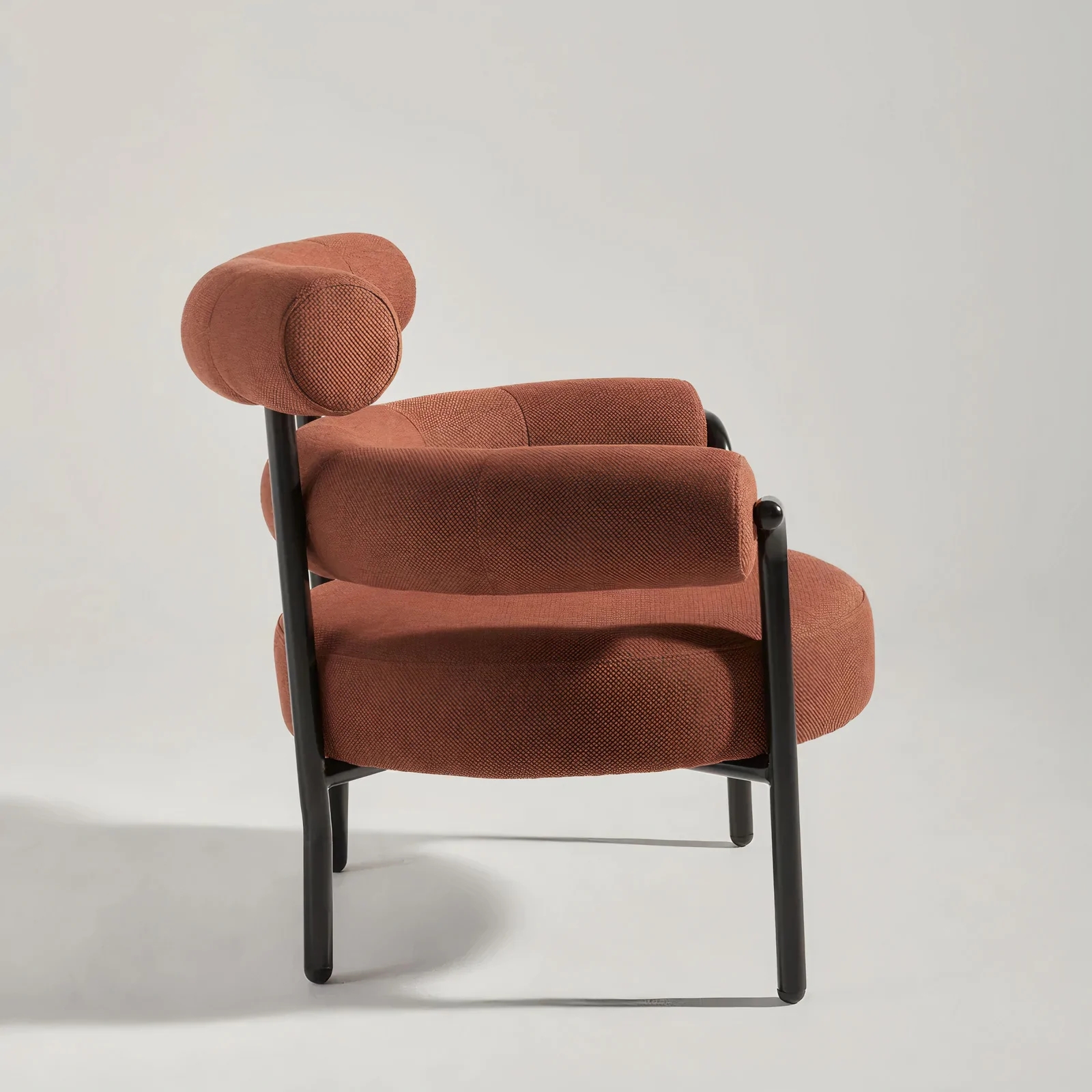 Modern Style Metal Frame Base Fabric Cover Upholstered High Density Foam Accent Living Room Leisure Chair