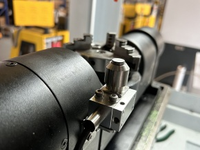 Kleine 5-assige CNC-bewerkingscentrum VMC300 trainingsmachine met hoge precisie lineaire geleiding