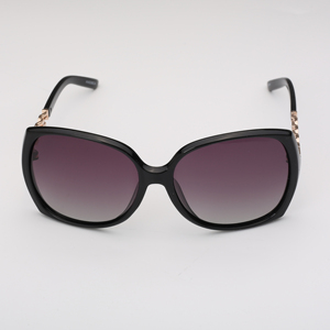 Lunettes de soleil carrées pour femmes OEM avec protection UV400, options de couleur Pantone pour les activités de plein air - Nouveauté - Product Image 5