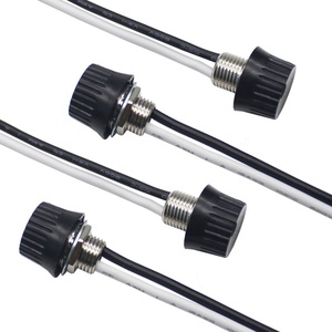 Interrupteur rotatif marche/arrêt pour lampe, 3/1 ampères à 125/250 V, avec douille métallique et fils de 6 pouces à extrémités dénudées - Product Image 5