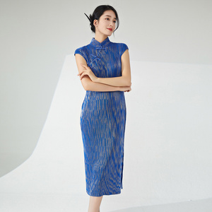 Abito da donna senza maniche a pieghe elasticizzato di media lunghezza, stile retrò <span class=keywords><strong>con</strong></span> <span class=keywords><strong>spacco</strong></span>, design cinese, alta qualità, all'ingrosso - Product Image 4