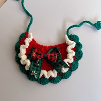 Alpet Écharpe de cou pour chat, chien et poupée, tricotée à la main en fil de laine, motif quadrillé vert et rouge, mignonne, pour l'hiver, le printemps et Noël