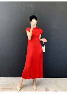 Vestido Plisado Miyake Estilo Casual PY con Cuello Redondo y Manga Corta, Largo hasta la Rodilla, Color Liso, Ropa Occidental para Mujer, Venta al por Mayor - Product Image 6