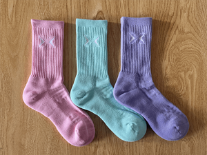 उच्च गुणवत्ता वाले लुभावनी पुरुष महिलाएं यूनिसेक्स जिम मोजे कस्टम लोगो कॉटन एथलेटिक क्रू स्पोर्ट्स मोज कढ़ाई - Product Image 5