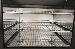 Four à fumage vertical en acier avec thermomètre et tiroir à cendres pour grillades en extérieur - Product Image 4