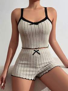 Conjunto de Pijama Casual de Verano de Dos Piezas para Niñas: Camiseta de Tirantes Gruesa y Pantalones Cortos con Encaje en Contraste - Product Image 6