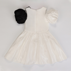 Vestido Formal para Niñas con Diseño de Cruz en Blanco y Negro - Product Image 6