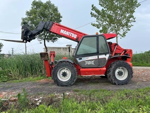 Manipulador Telescópico Manitou con Pluma Hidráulica Roja, Carretilla Elevadora Agrícola con Motor, 7000 kg, 0-2000 Horas - Product Image 4