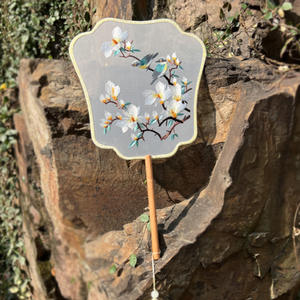 Fatingna Elegant Ancient Tuan Fan pour la danse classique <span class=keywords><strong>Bambou</strong></span> magnifiquement brodé avec impression sculptée Portable double face - Product Image 3