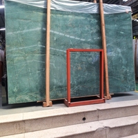 Dalle de quartzite vert émeraude polie à veines profondes pour îlot de cuisine, comptoir, meuble-lavabo, mur décoratif, sol, hôtel, villa