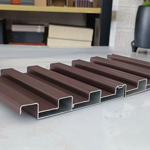 Panneaux de toit en alliage d'aluminium 0.8mm 1.0mm Isolateur de tuile en aluminium isolé <span class=keywords><strong>Mousse</strong></span> de <span class=keywords><strong>polyuréthane</strong></span> - Product Image 5