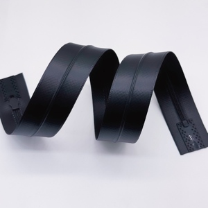 Cremallera <span class=keywords><strong>de</strong></span> nailon impermeable personalizada <span class=keywords><strong>de</strong></span> extremo abierto # 3/ # 5/ # 8 TPU/PVC Recubiertos <span class=keywords><strong>de</strong></span> la Marca LYH para Ropa <span class=keywords><strong>de</strong></span> Esquí, Buceo y Clima Frío - Product Image 5