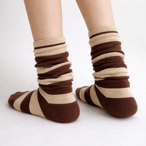 Kaos Kaki Wanita Model Slouch Bergaris Khusus dengan Campuran Katun Lembut, Gaya Kasual dan Nyaman - Product Image 4