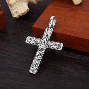Argento placcato aquila in ottone croce collane Punk <span class=keywords><strong>Retro</strong></span> ciondolo croce aquila intagliato fiore Vintage ciondoli di alta gioielleria per gli uomini - Product Image 3