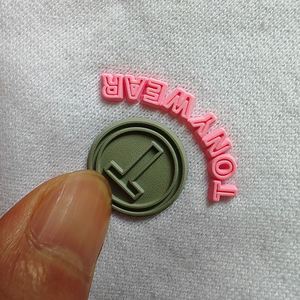 Etiquetas de Transferencia de Calor de Silicona 3D, Etiquetas para Ropa, Pegatinas para Camisetas, TPU, Diseño de Logotipo Personalizado para Mi Marca, Bolsa de Goma PP - Product Image 3