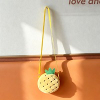 Sac bandoulière en peluche de coton motif fraise, mignon et doux pour filles et garçons, idéal pour l'extérieur, cadeau pour couple, portefeuille pour enfants