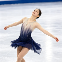 Robe de patinage artistique à manches longues dégradé bleu marine avec dos découpé et strass pour performance de danse sur glace pour enfants