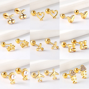 Pendientes de Botón en Forma de Corazón, Chapados en Oro de 18K, Acero Inoxidable, Joyería Minimalista y Elegante para Mujer - Product Image 1