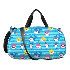 Linda Bolsa Deportiva Infantil de Poliéster Impermeable con Estampado de Tiburón, Diseño Personalizado, Bolsa de Gimnasio para Niños, Bolsa de Viaje de Fin de Semana para Niños - Product Image 2