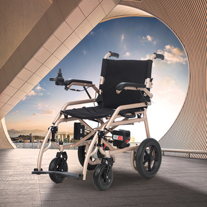 Disabili di mezza età <span class=keywords><strong>uomini</strong></span> e donne kaki sedia a rotelle elettrica leggera per le vacanze in Hotel passeggiate sulla spiaggia - Product Image 2