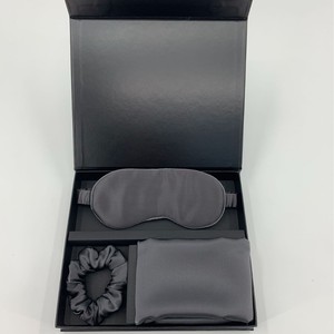 Parure de lit 4 pièces <span class=keywords><strong>en</strong></span> <span class=keywords><strong>satin</strong></span> de soie couleur unie de haute qualité, comprenant une <span class=keywords><strong>taie</strong></span> <span class=keywords><strong>d</strong></span>'<span class=keywords><strong>oreiller</strong></span> et un masque de sommeil doux et agréable pour la peau - Product Image 4