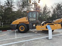 Compacteur vibrant à tambour unique XS205 20T pour routes, aéroports, barrages et projets d'infrastructure